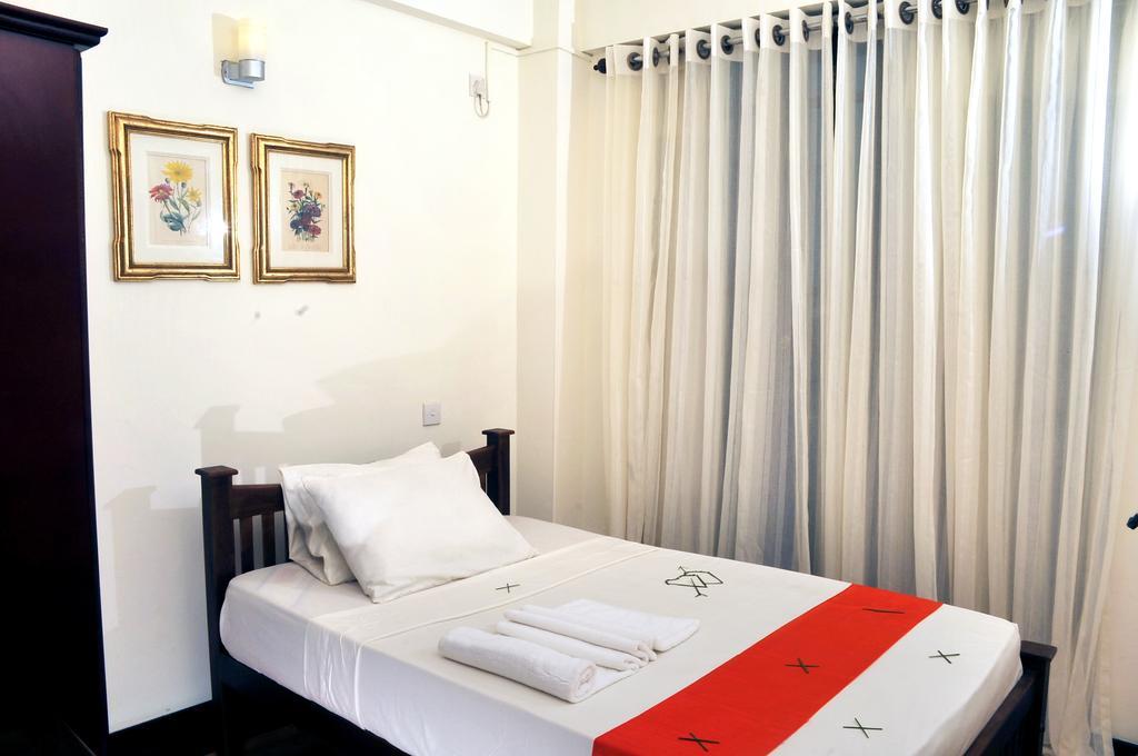 Hotel Prestige Court Residencies Dehiwala-Mount Lavinia Esterno foto