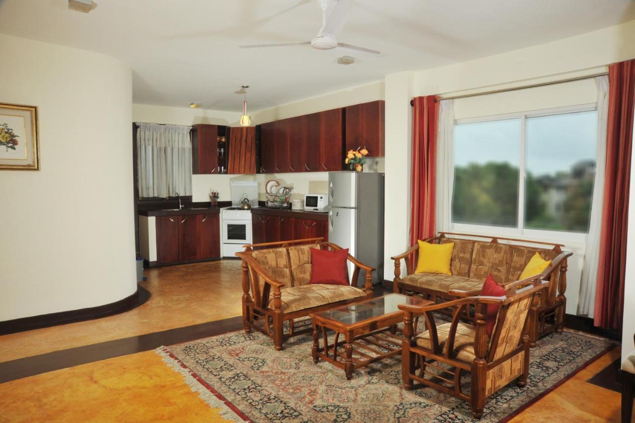 Hotel Prestige Court Residencies Dehiwala-Mount Lavinia Esterno foto